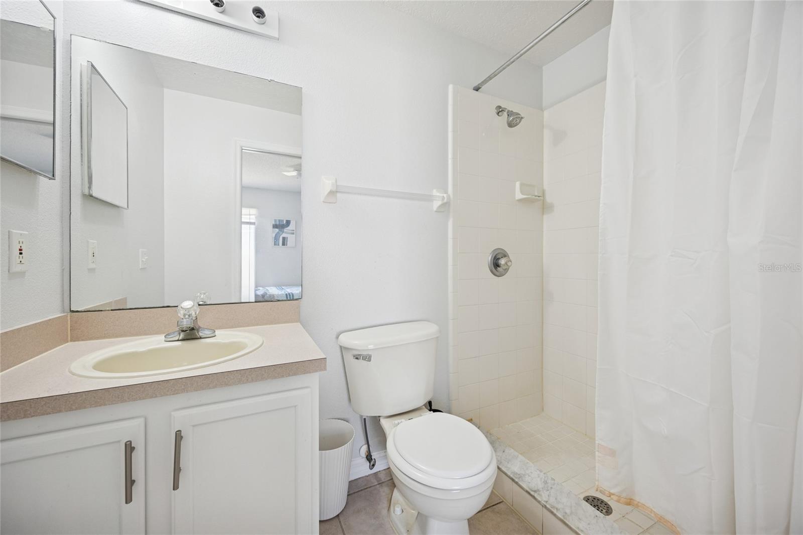 Image 17 of 29 For 222 Lake Shore Parkway