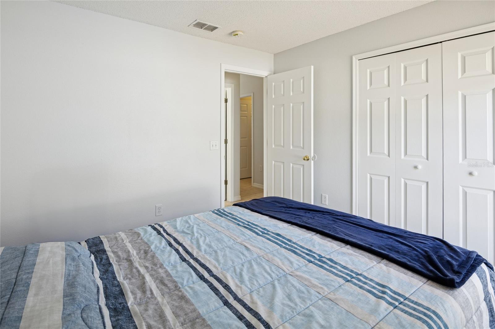 Image 20 of 29 For 222 Lake Shore Parkway