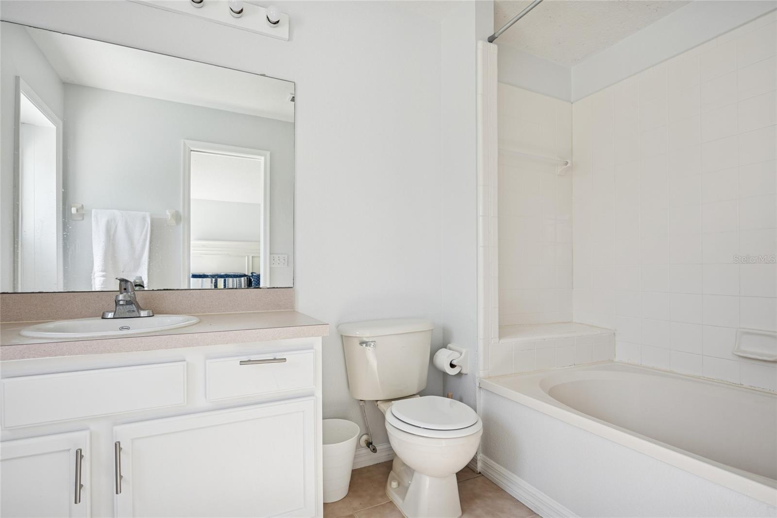 Image 24 of 29 For 222 Lake Shore Parkway