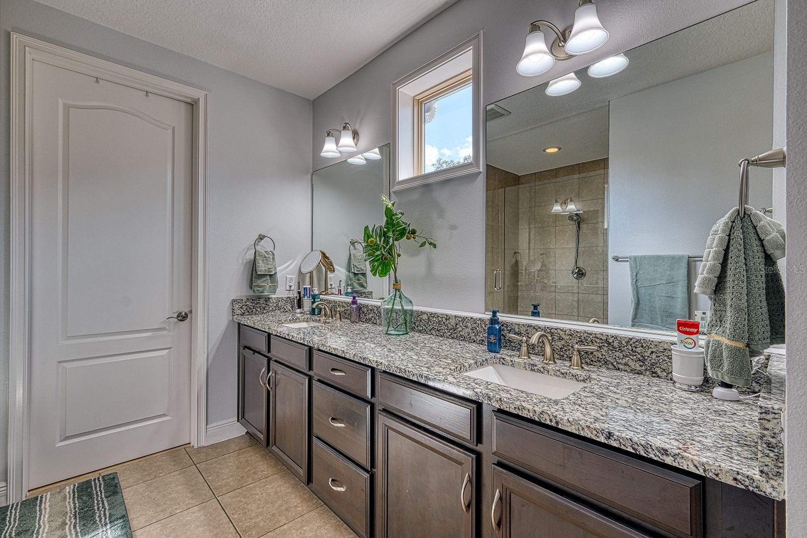 Image 16 of 43 For 14330 Alafaya Oak Bend