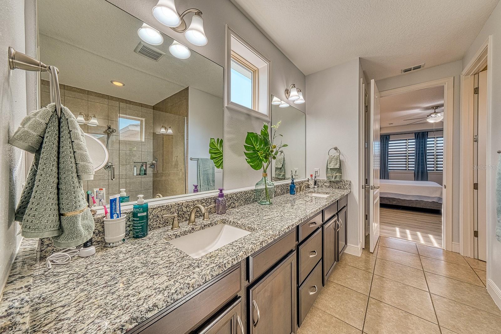 Image 17 of 43 For 14330 Alafaya Oak Bend