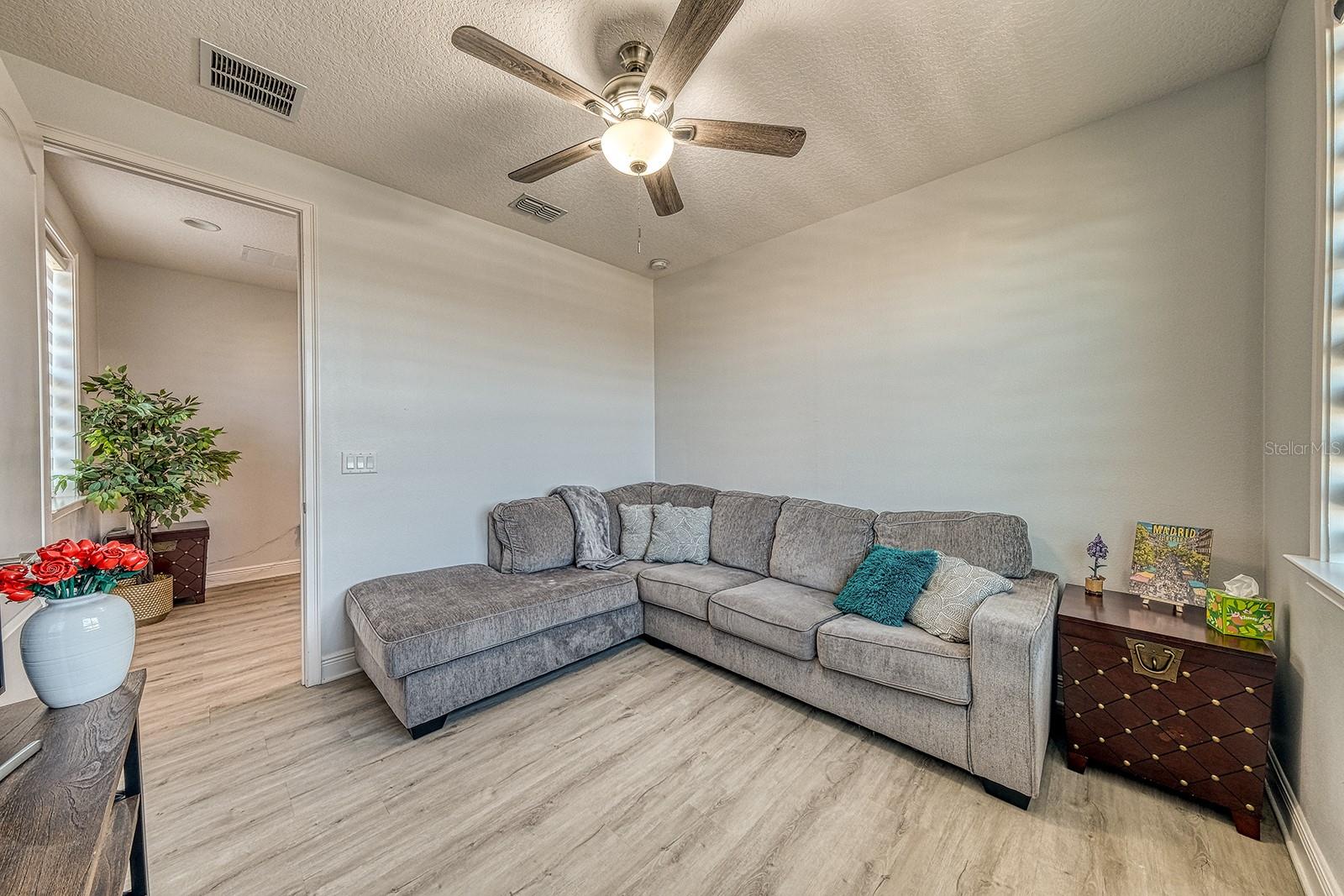 Image 23 of 43 For 14330 Alafaya Oak Bend