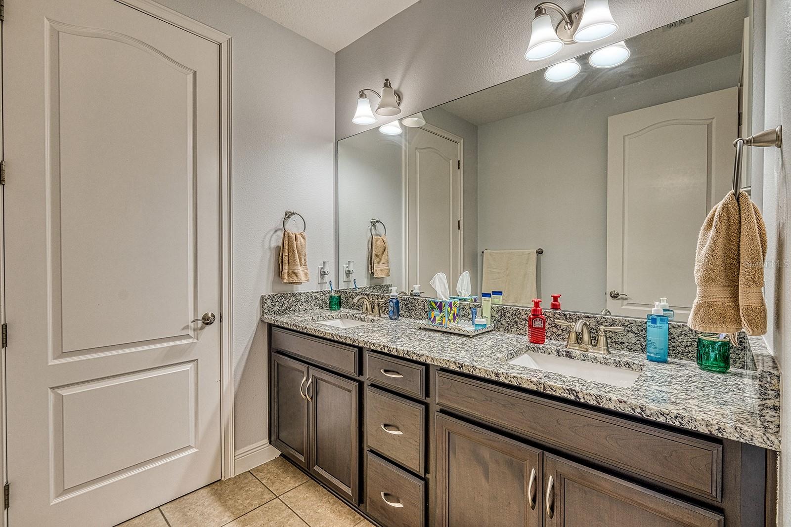 Image 24 of 43 For 14330 Alafaya Oak Bend