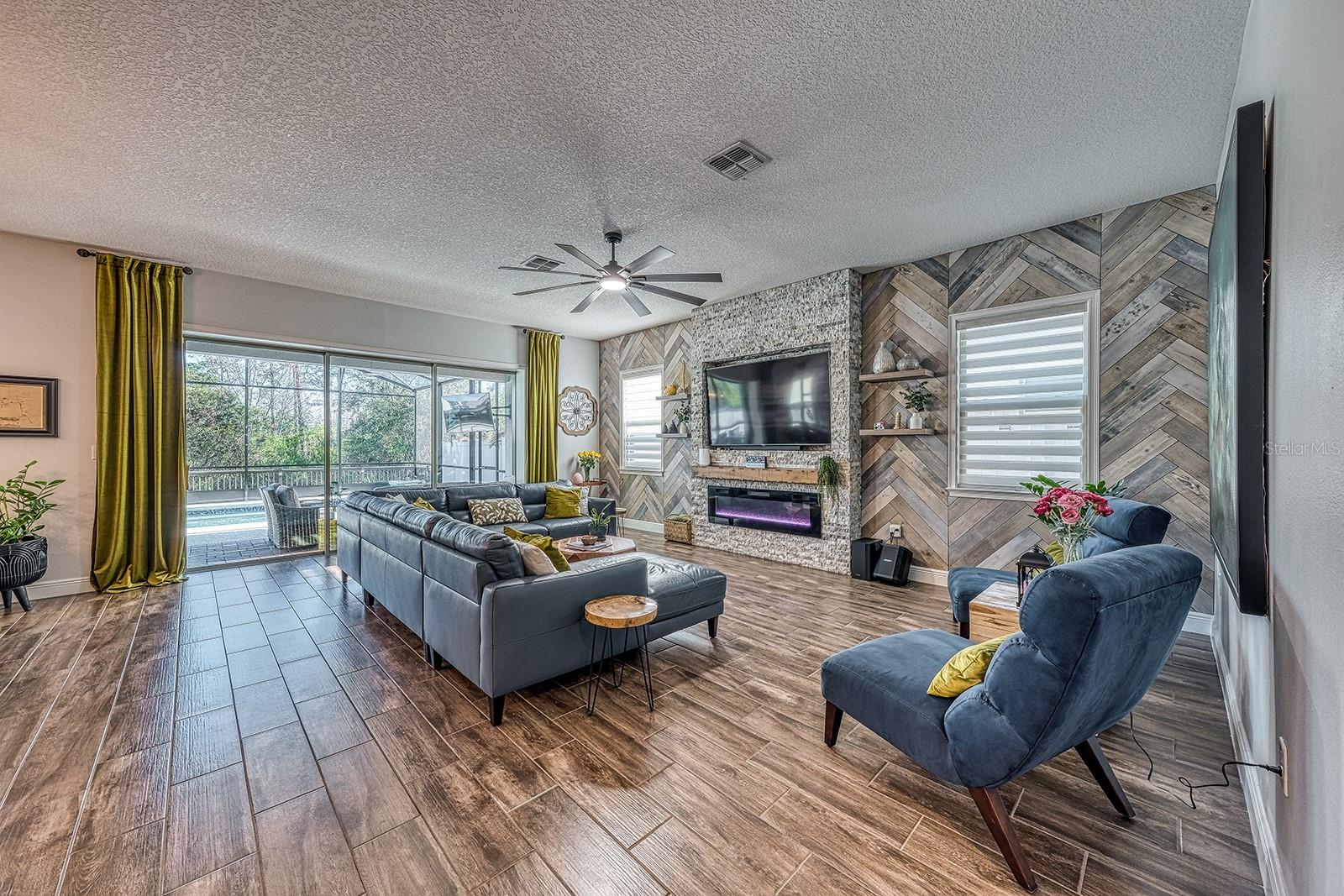 Image 7 of 43 For 14330 Alafaya Oak Bend