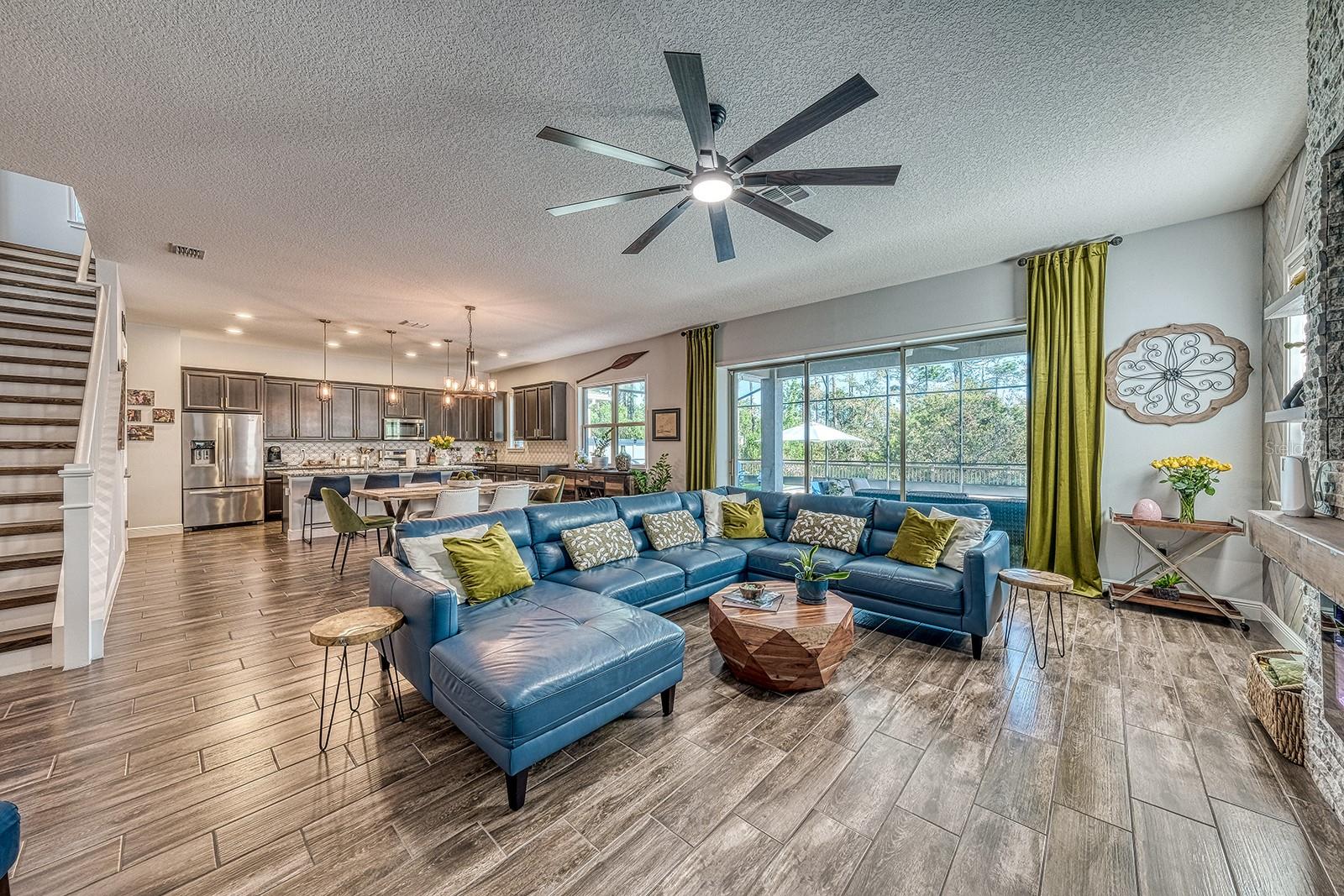 Image 8 of 43 For 14330 Alafaya Oak Bend