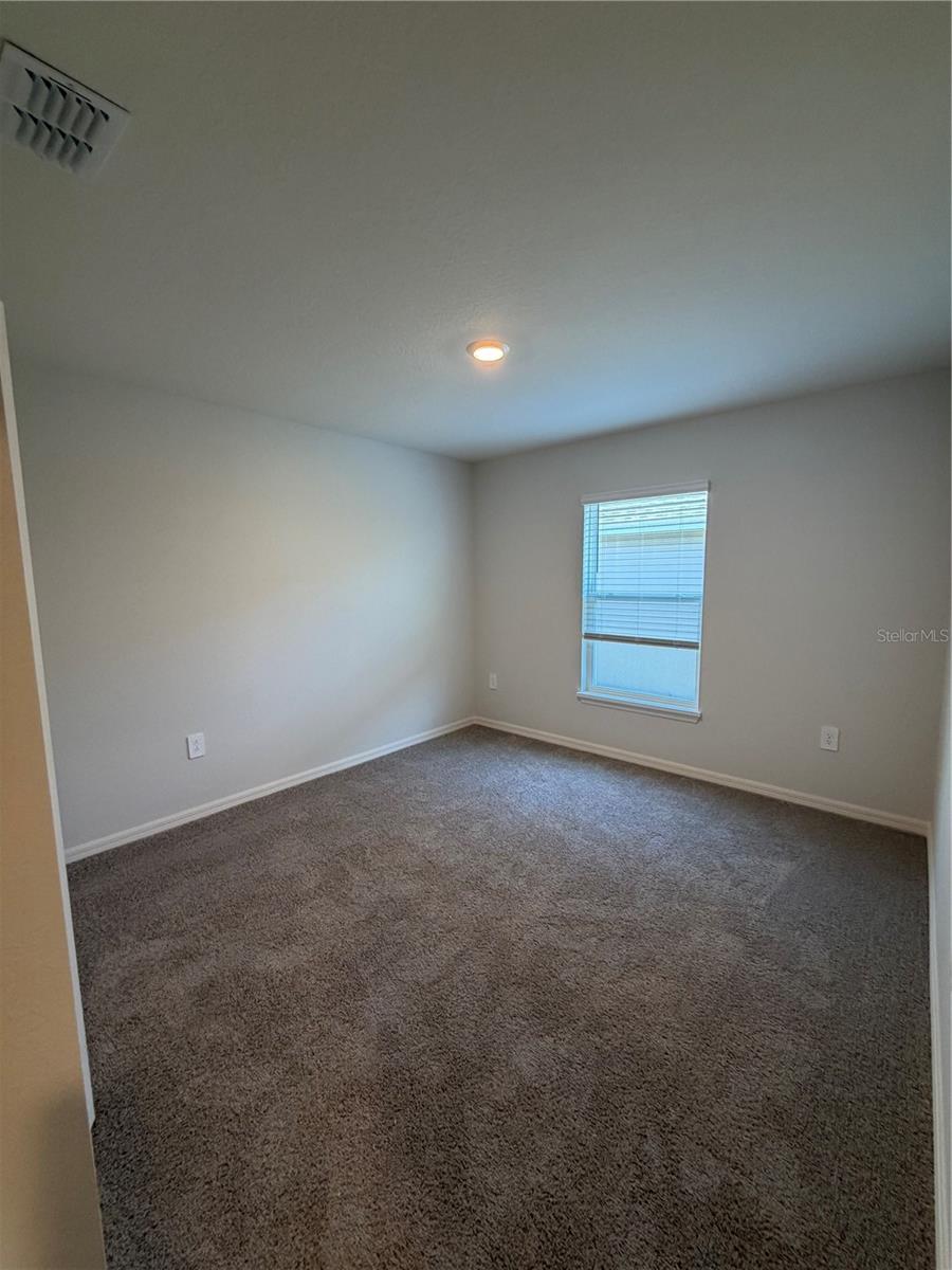 Listing photo id 11 for 1644 Astrid Road