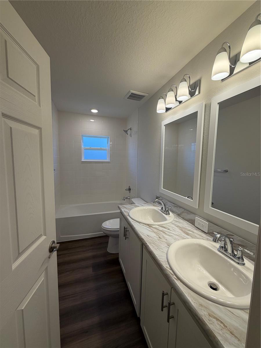 Listing photo id 12 for 1644 Astrid Road