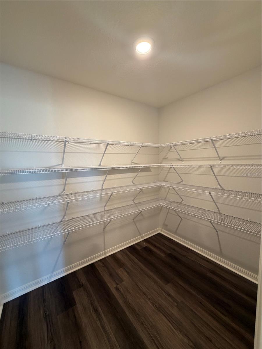 Listing photo id 13 for 1644 Astrid Road