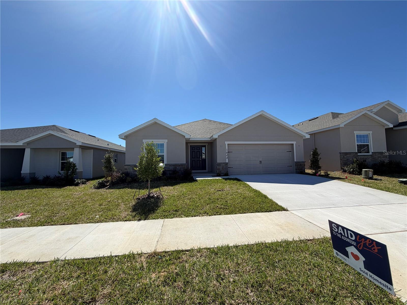 Listing photo id 0 for 1644 Astrid Road