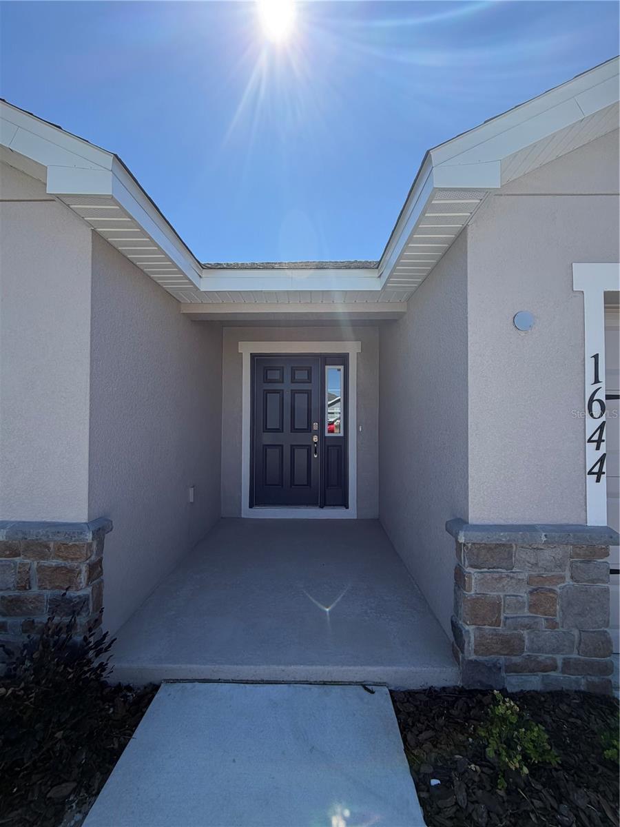 Listing photo id 2 for 1644 Astrid Road