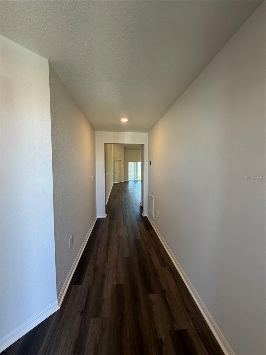 Listing photo id 3 for 1644 Astrid Road