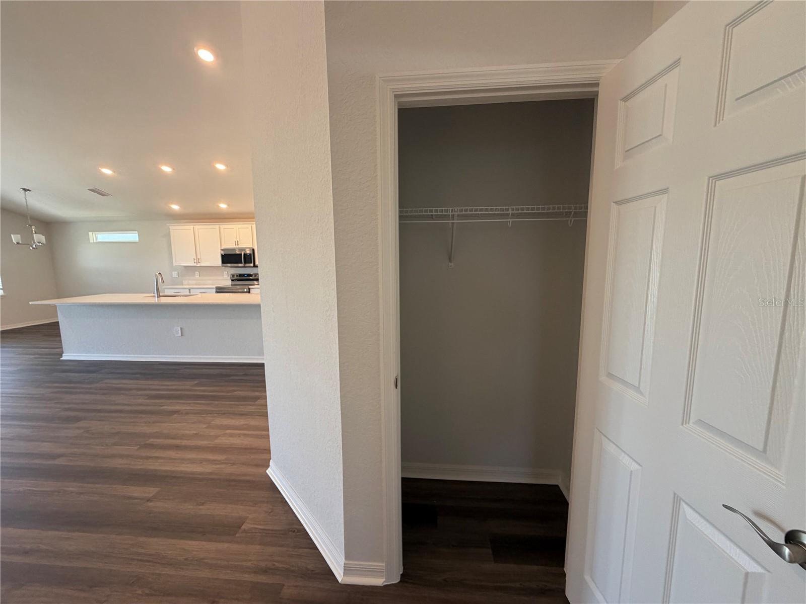 Listing photo id 5 for 1644 Astrid Road