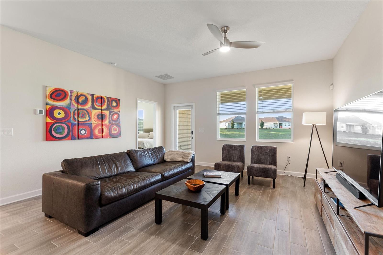 Image 11 of 61 For 8943 Fallen Oak Dr