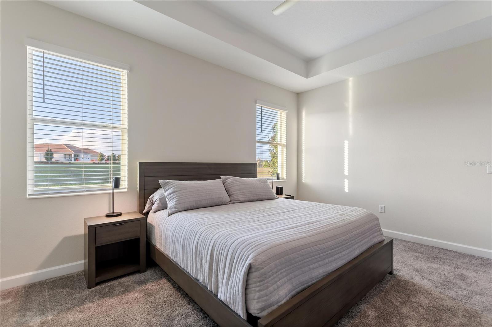 Image 16 of 61 For 8943 Fallen Oak Dr