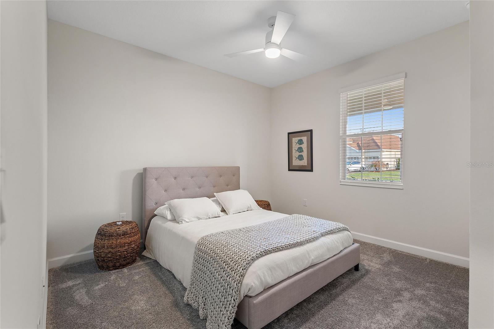 Image 21 of 61 For 8943 Fallen Oak Dr