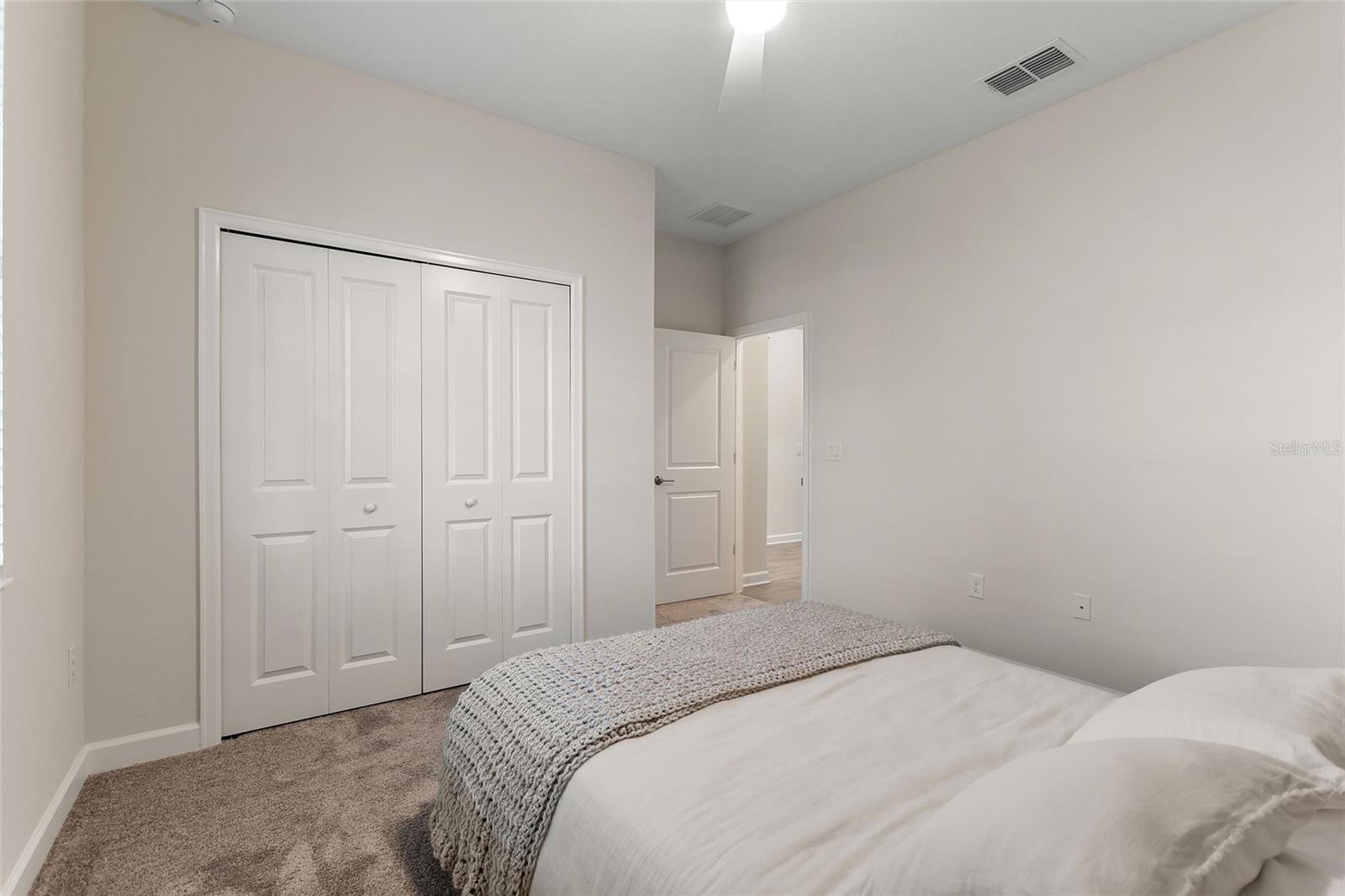 Image 22 of 61 For 8943 Fallen Oak Dr