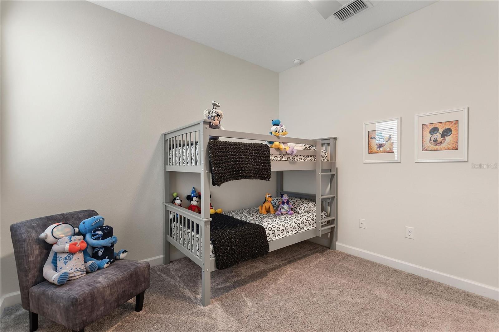 Image 29 of 61 For 8943 Fallen Oak Dr