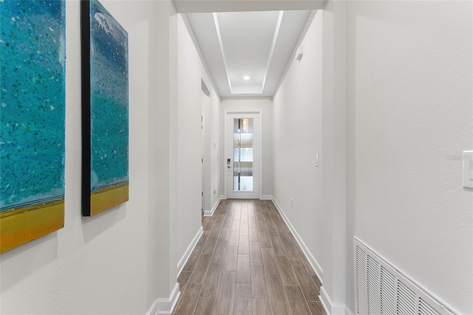 Image 3 of 61 For 8943 Fallen Oak Dr