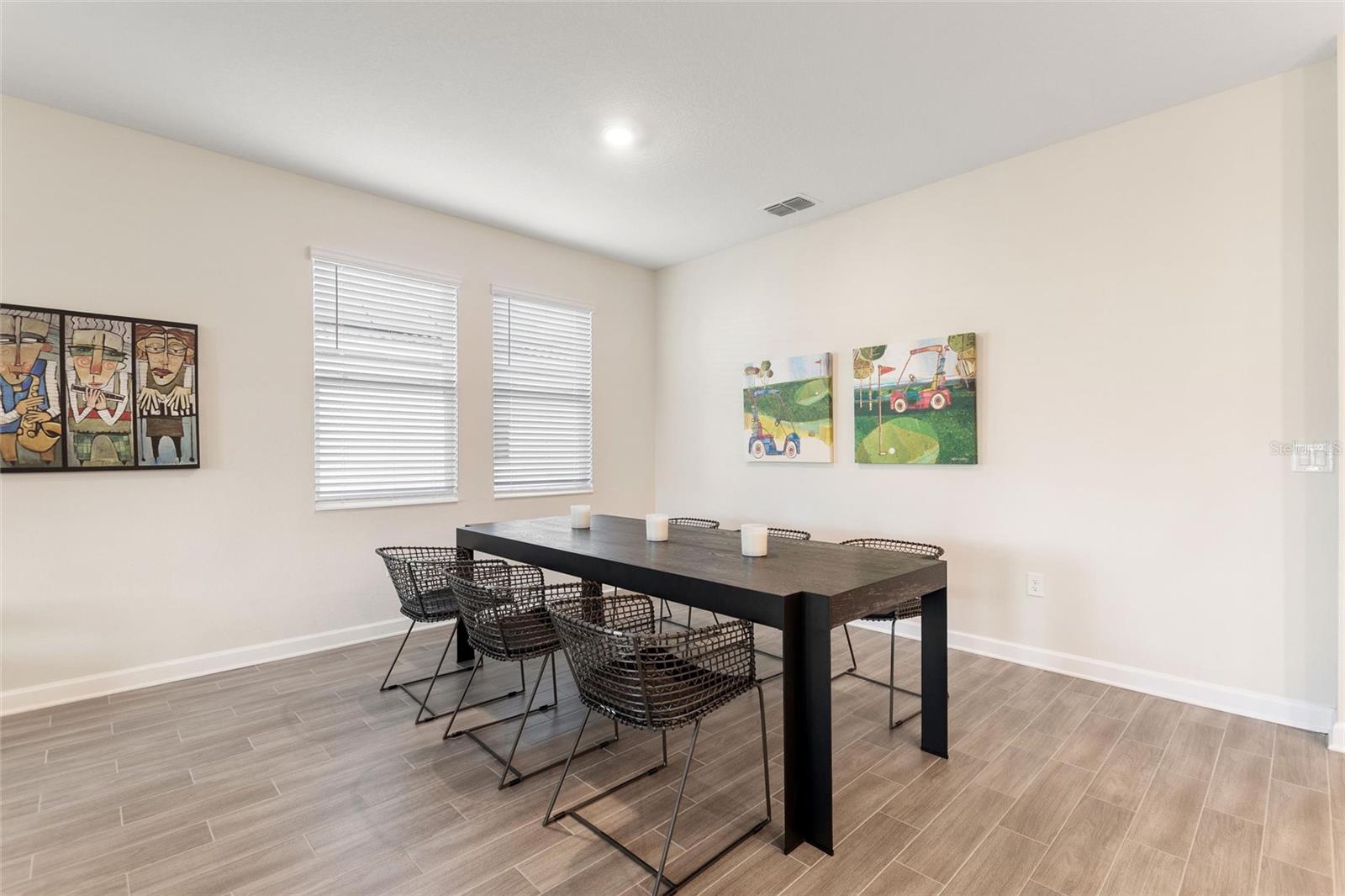 Image 9 of 61 For 8943 Fallen Oak Dr