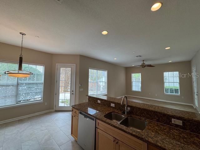 Image 10 of 31 For 916 Greenlawn Street