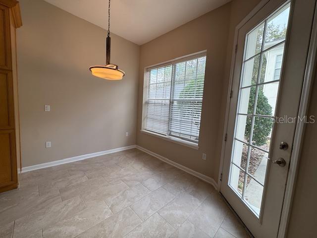 Image 11 of 31 For 916 Greenlawn Street