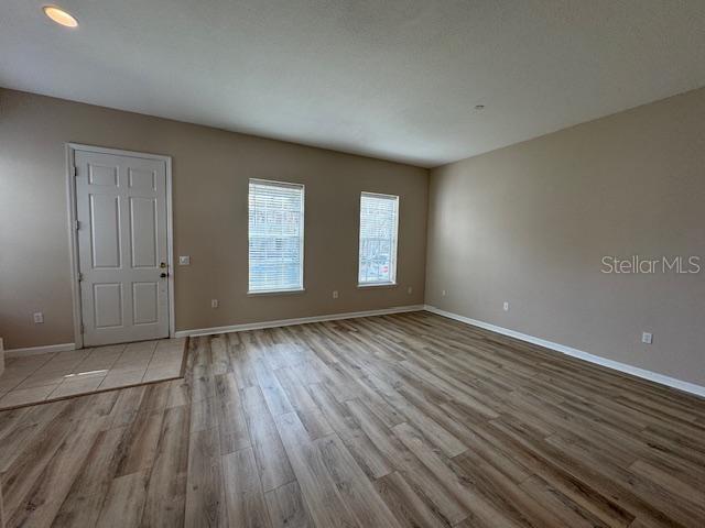 Image 3 of 31 For 916 Greenlawn Street