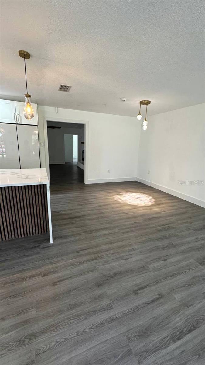 Image 21 of 68 For 385 Wild Orange Drive