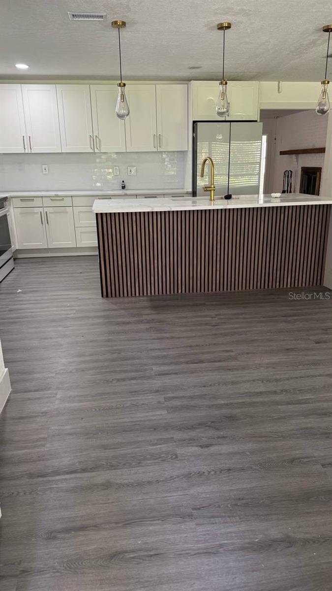 Image 3 of 68 For 385 Wild Orange Drive