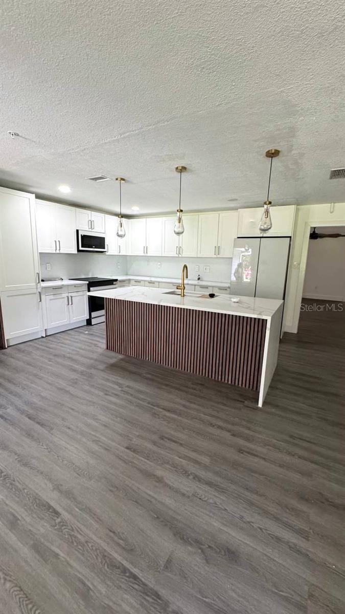 Image 5 of 68 For 385 Wild Orange Drive