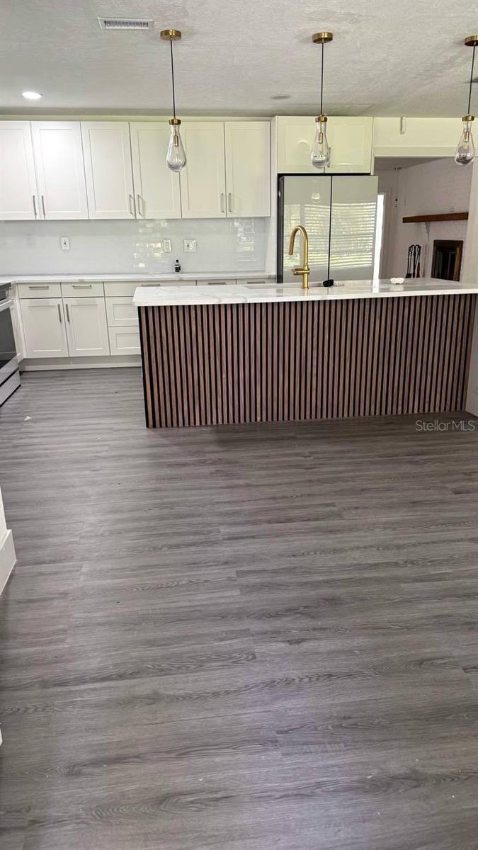 Image 7 of 68 For 385 Wild Orange Drive