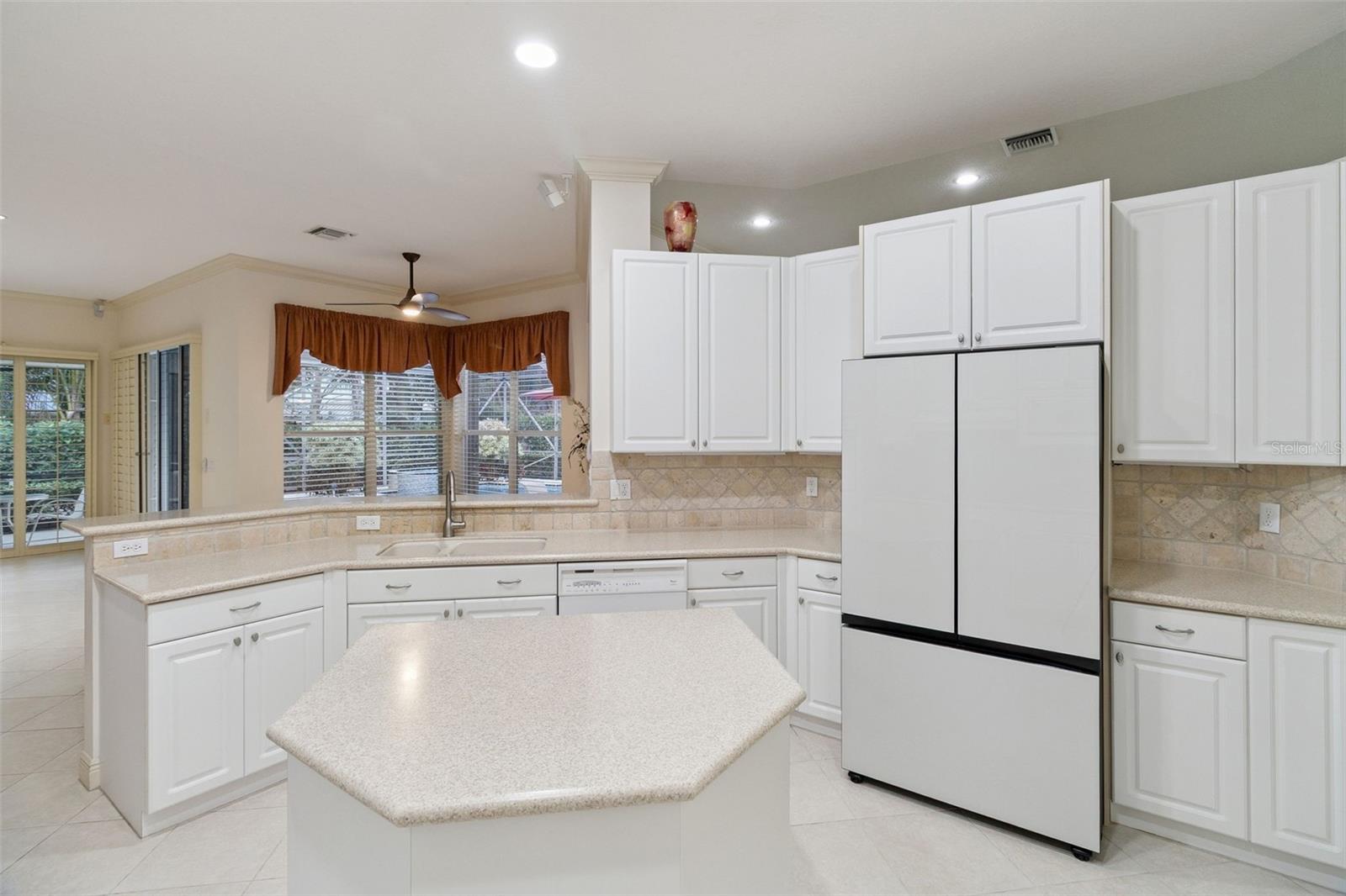 Image 9 of 48 For 129 Mystic Lane