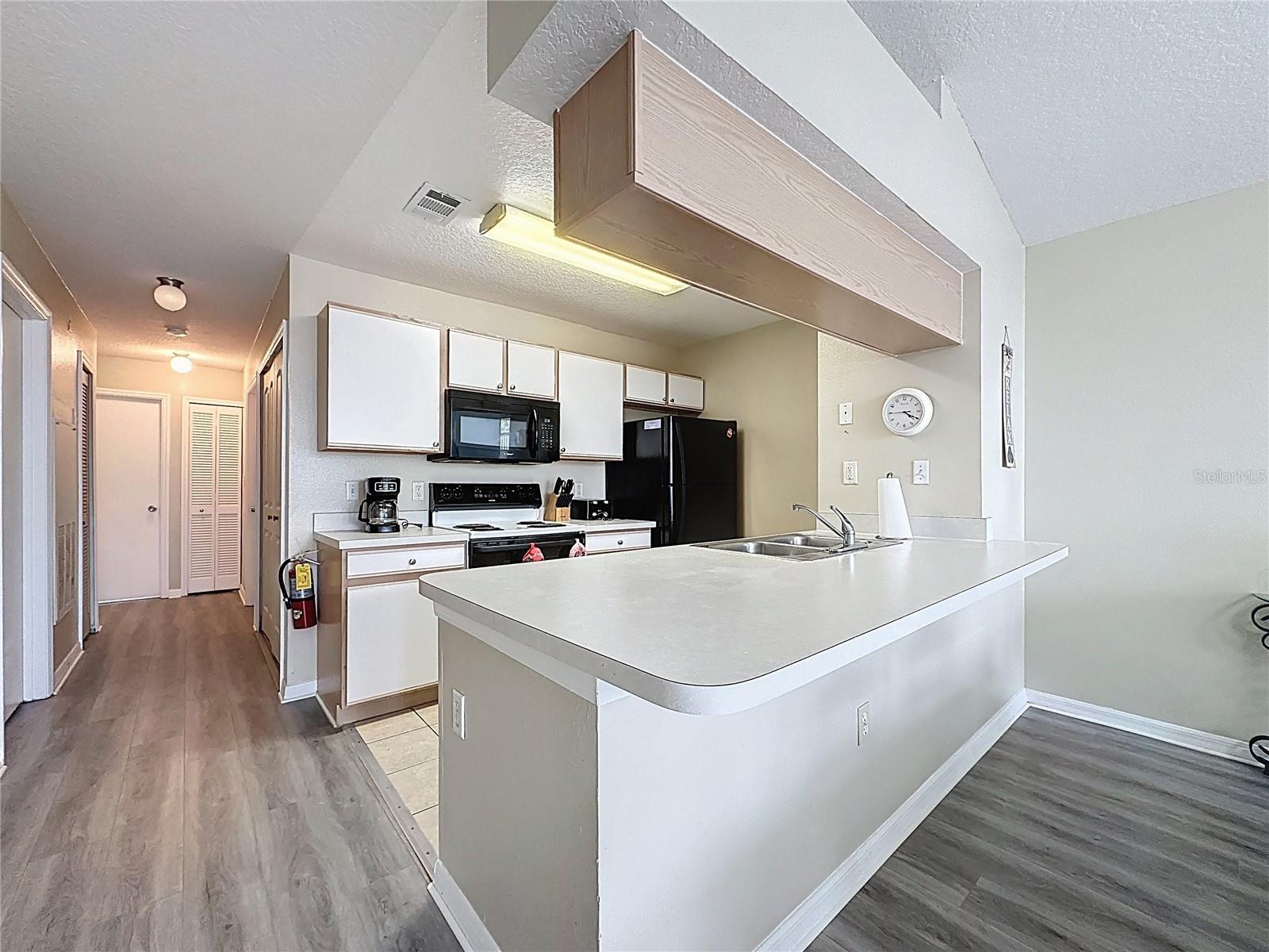 Image 14 of 36 For 8716 Rain Forest Place D