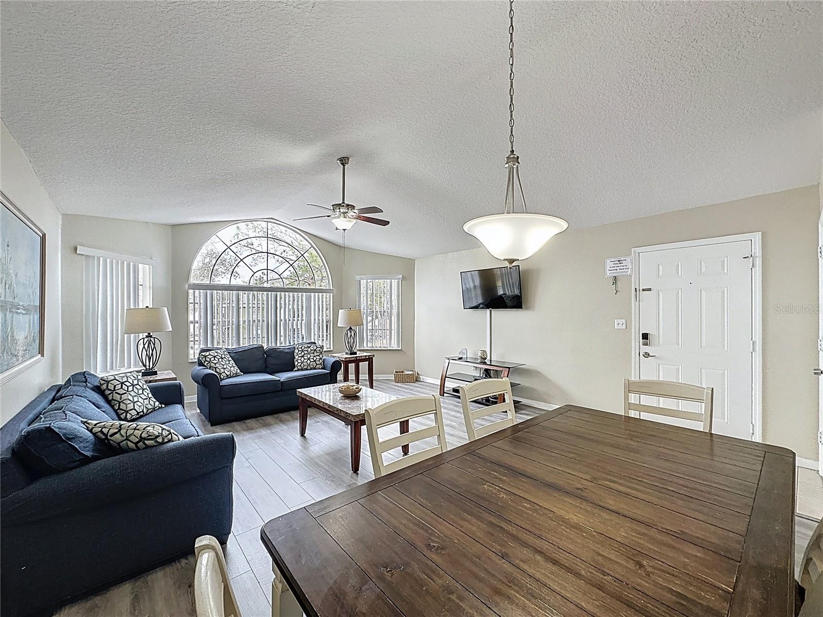 Image 15 of 36 For 8716 Rain Forest Place D