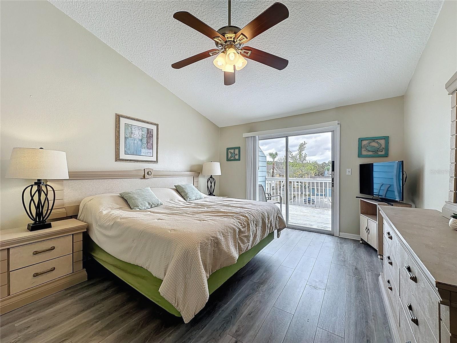 Image 16 of 36 For 8716 Rain Forest Place D