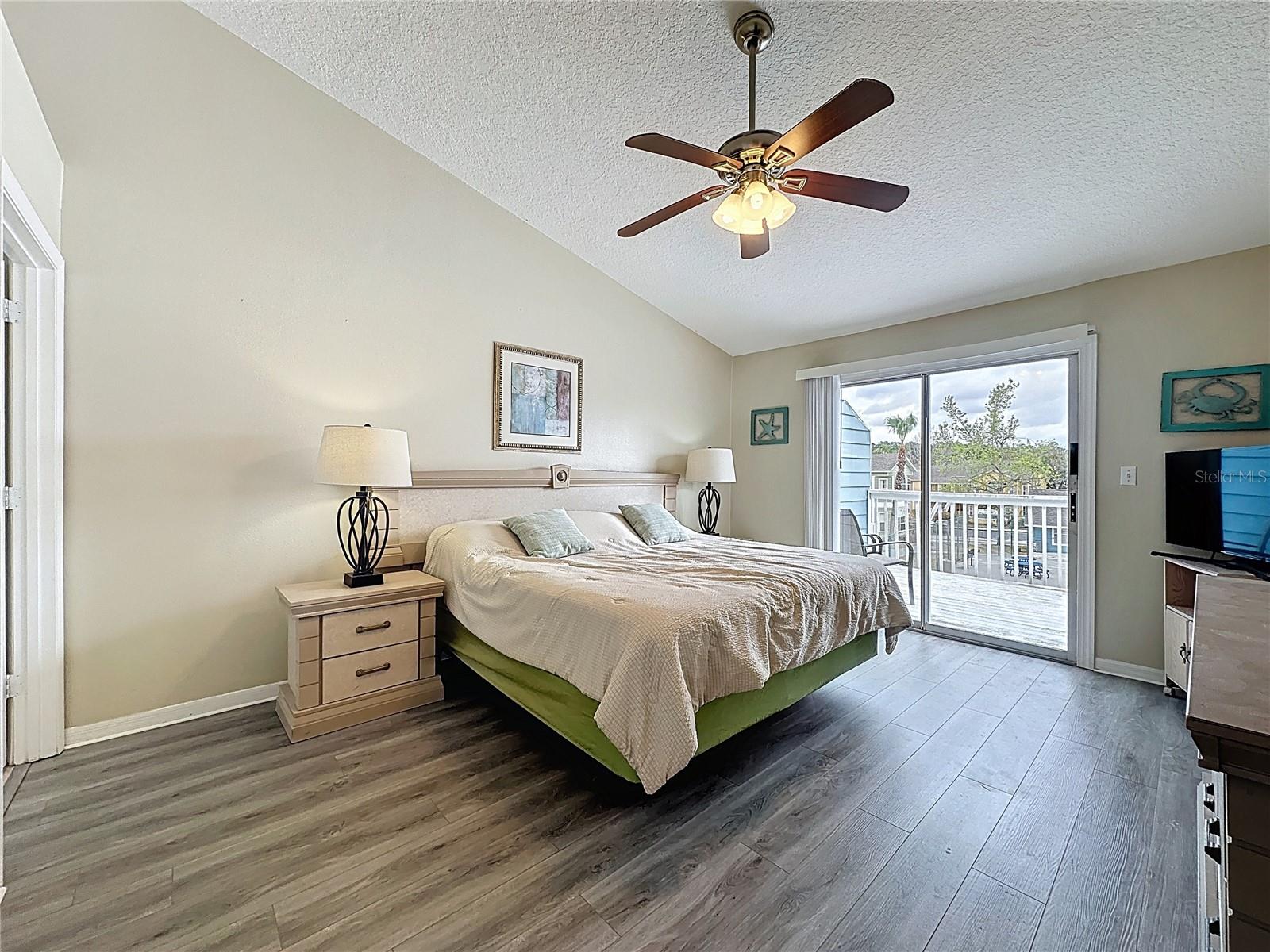 Image 18 of 36 For 8716 Rain Forest Place D