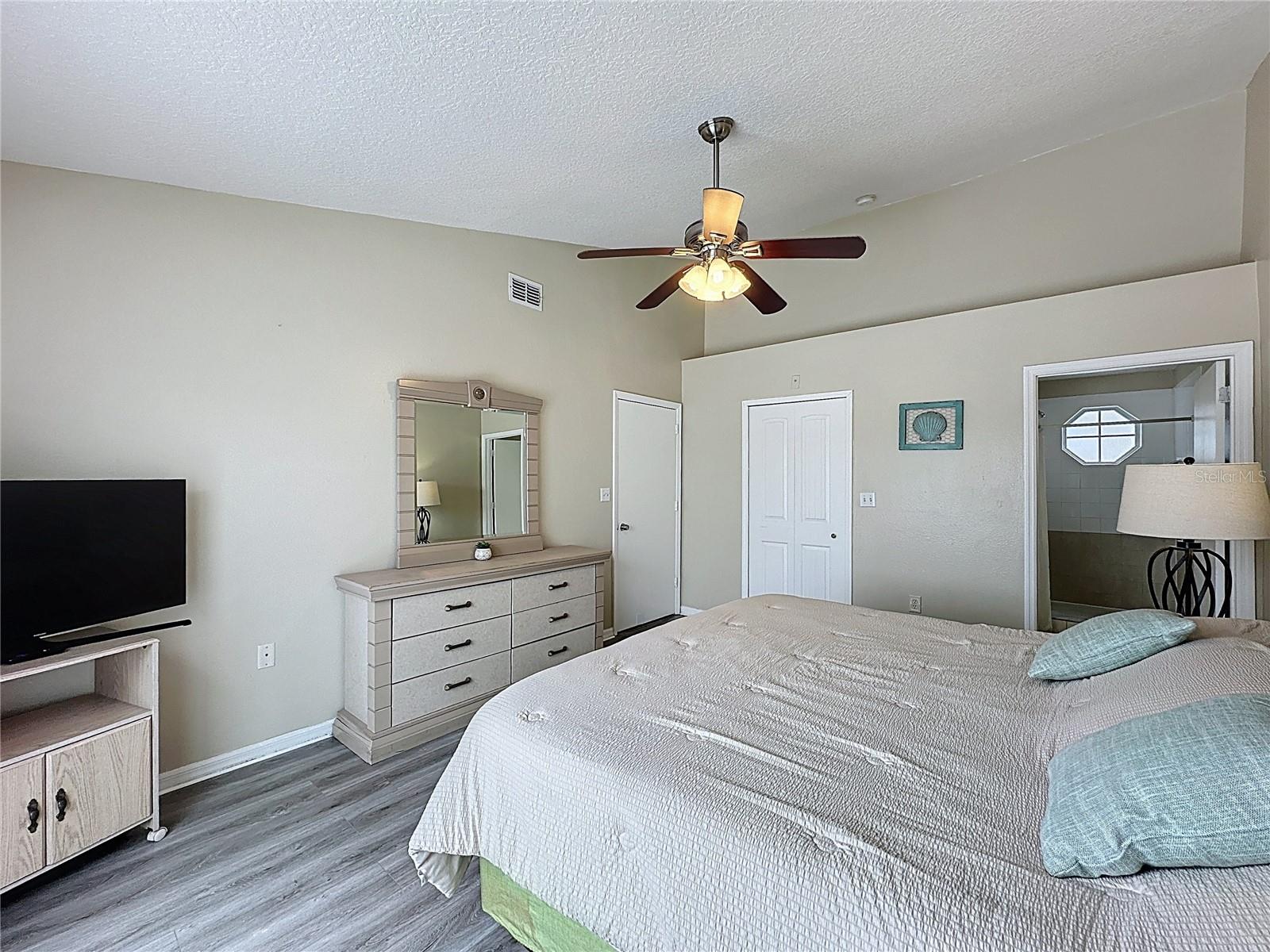 Image 22 of 36 For 8716 Rain Forest Place D