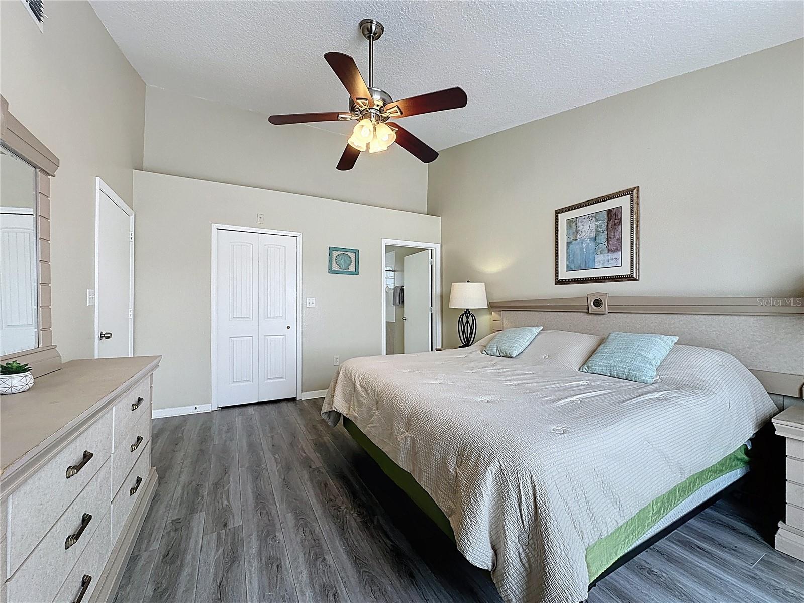 Image 23 of 36 For 8716 Rain Forest Place D