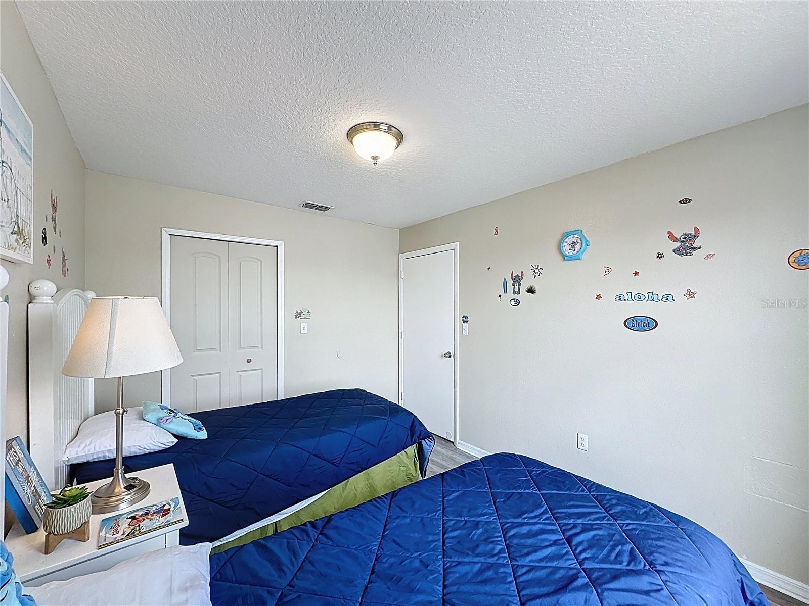 Image 31 of 36 For 8716 Rain Forest Place D