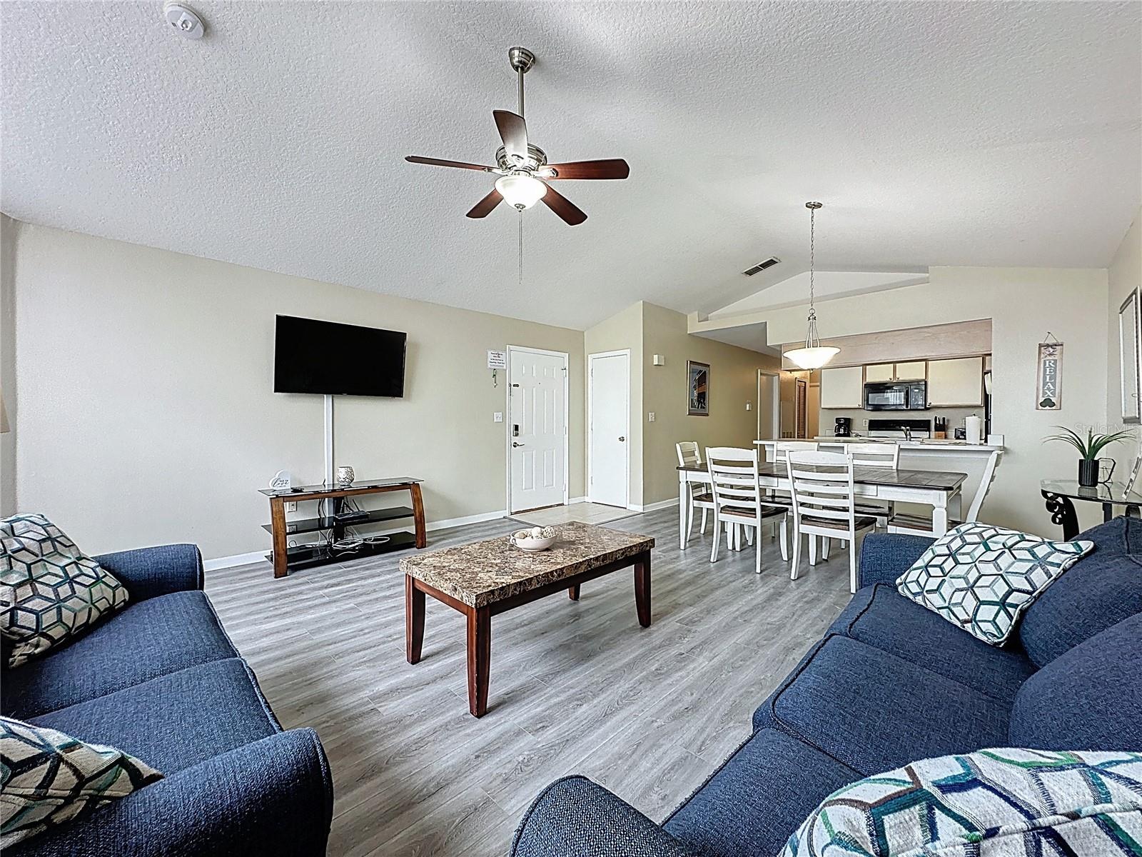 Image 6 of 36 For 8716 Rain Forest Place D