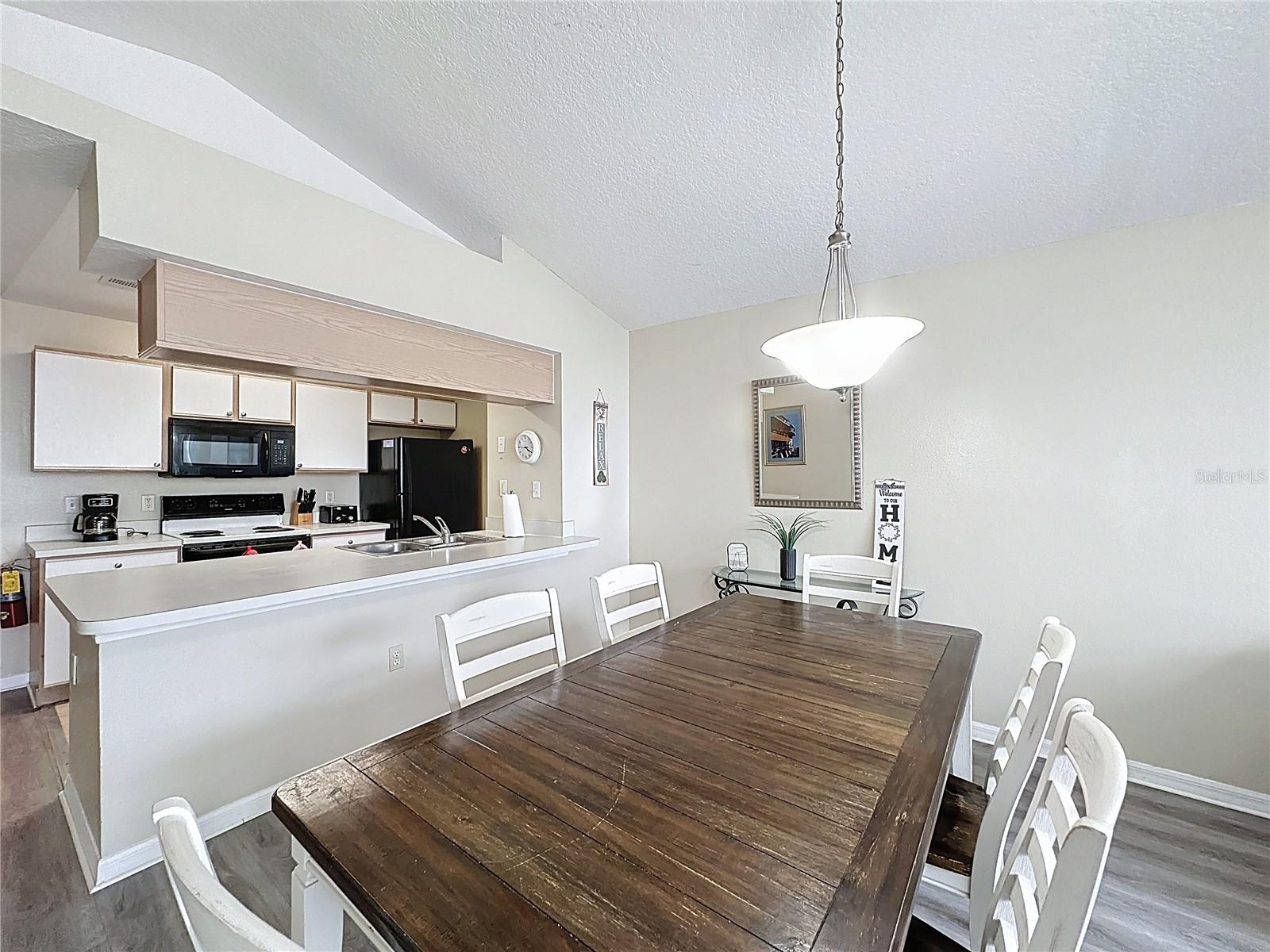 Image 9 of 36 For 8716 Rain Forest Place D