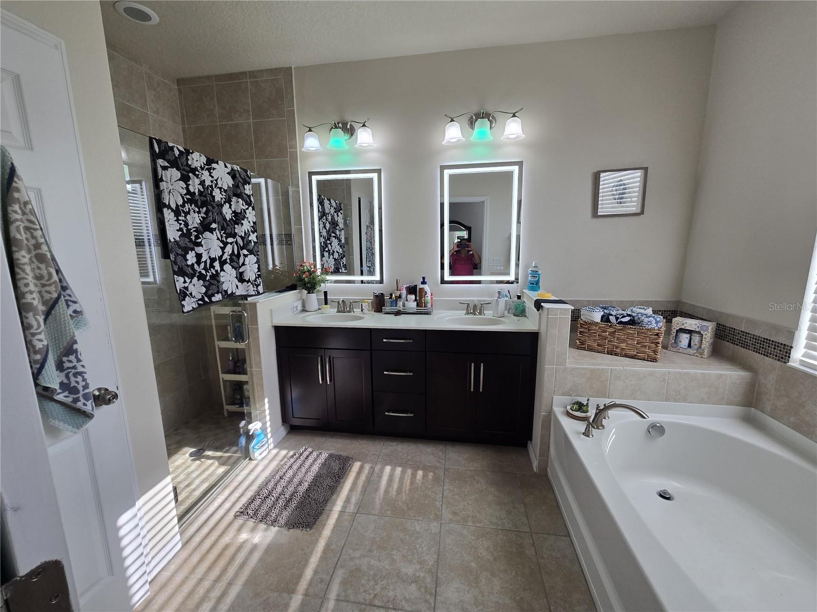 Image 41 of 52 For 2874 Sera Bella Way