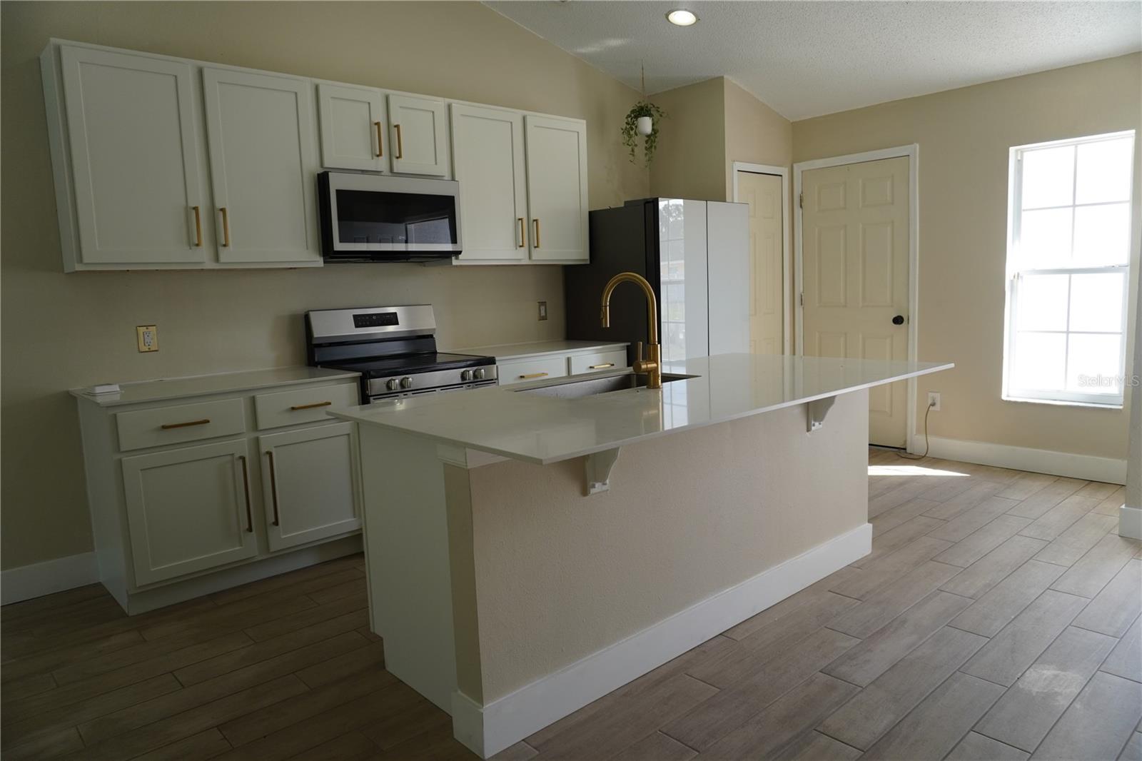 Image 4 of 26 For 740 Pine Cone Drive