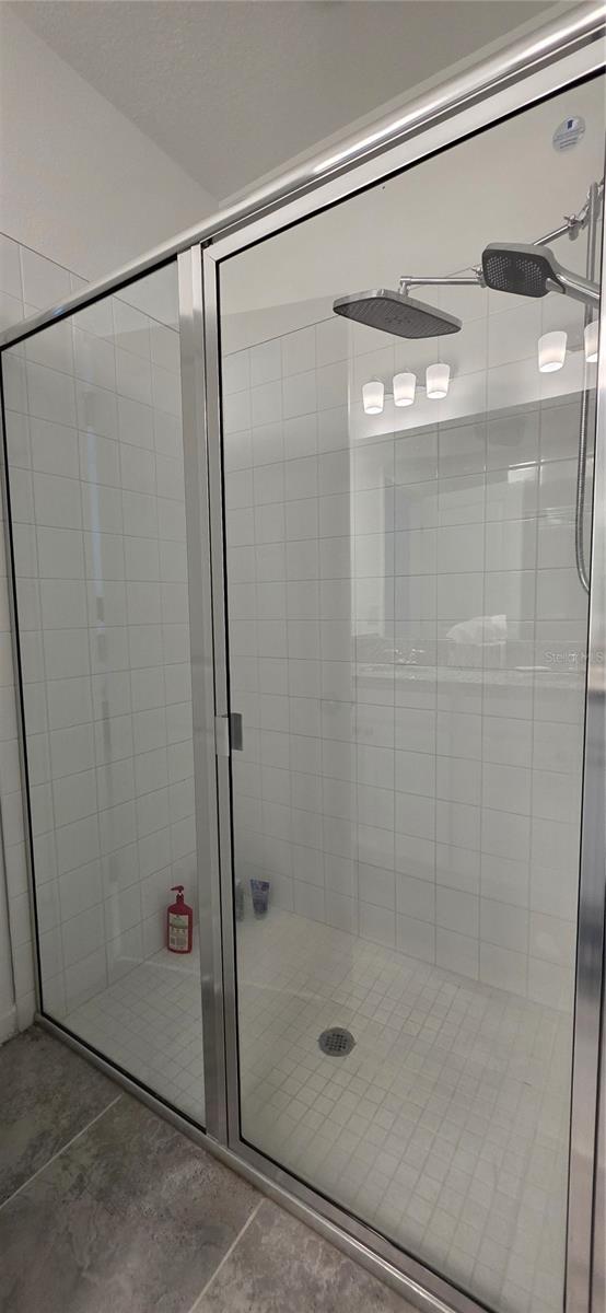 Image 21 of 27 For 299 Bottle Brush Drive