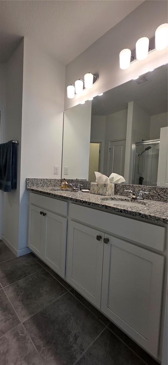 Image 22 of 27 For 299 Bottle Brush Drive