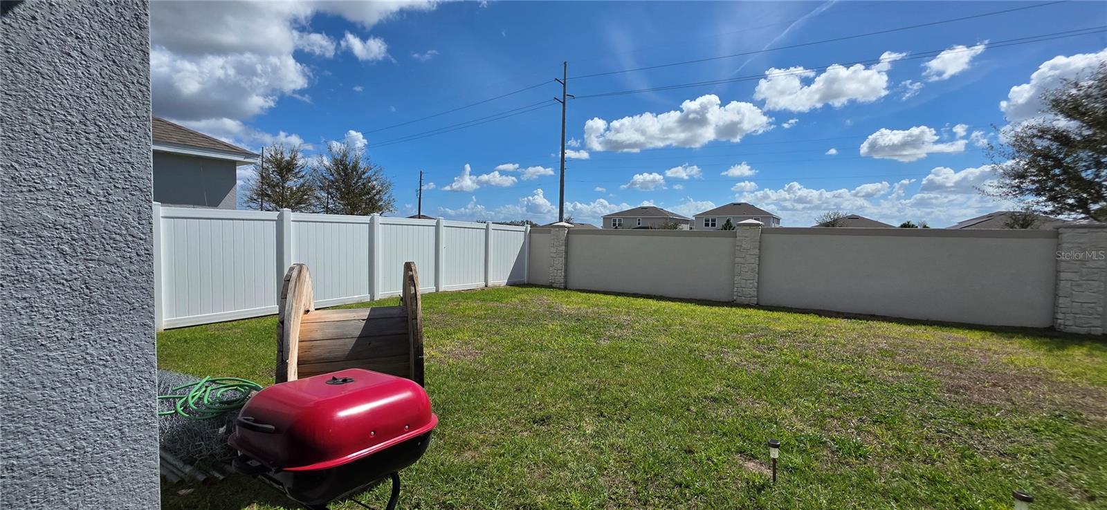 Image 26 of 27 For 299 Bottle Brush Drive