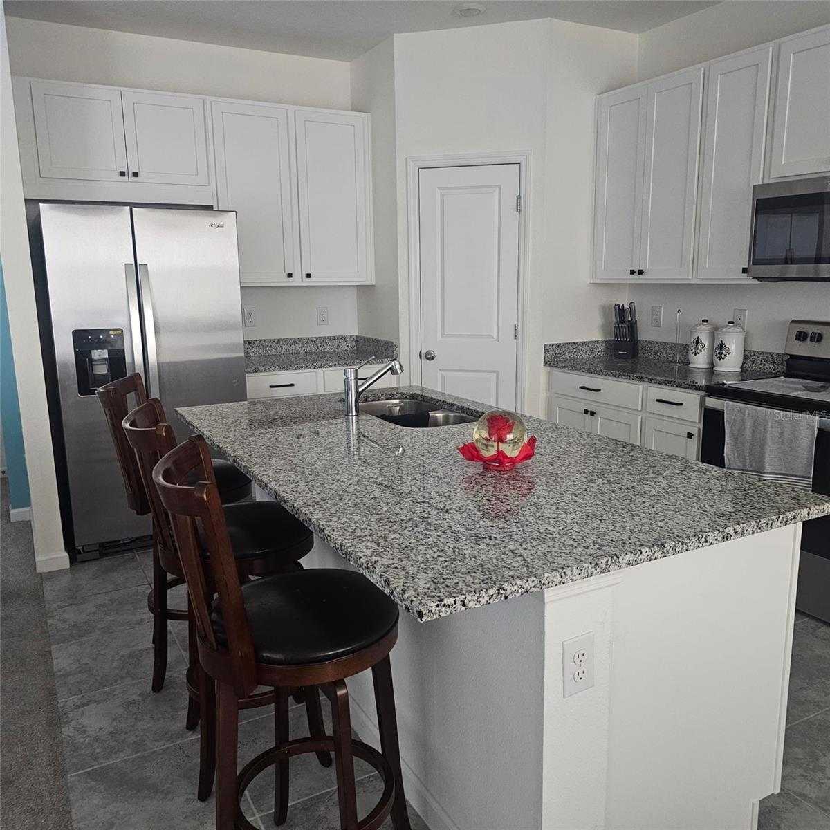 Image 7 of 27 For 299 Bottle Brush Drive