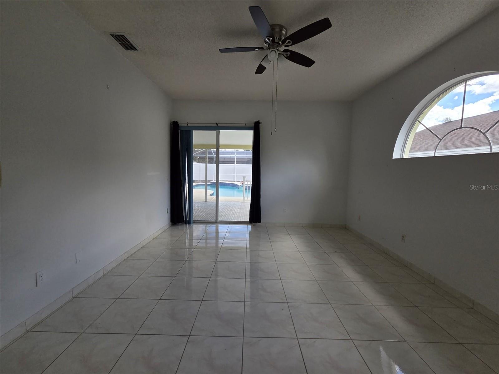 Image 12 of 37 For 1011 California Creek Drive