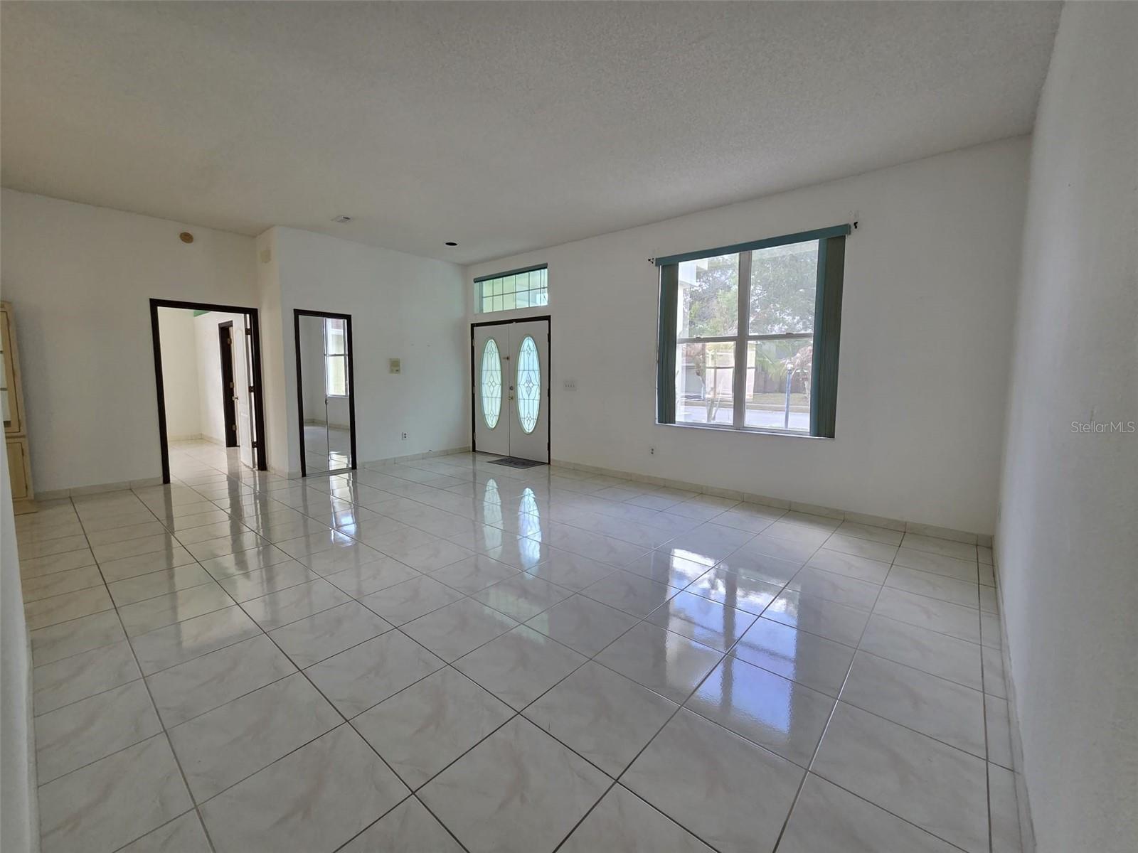 Image 14 of 37 For 1011 California Creek Drive