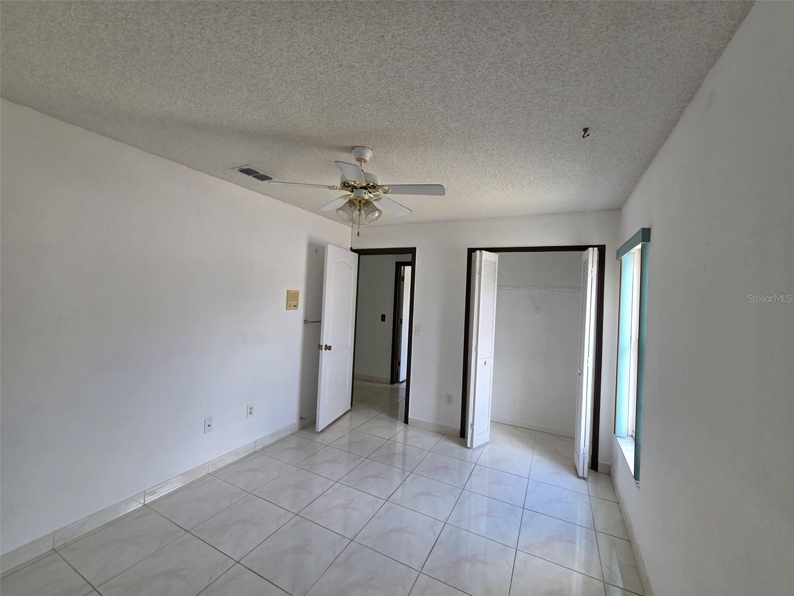 Image 17 of 37 For 1011 California Creek Drive