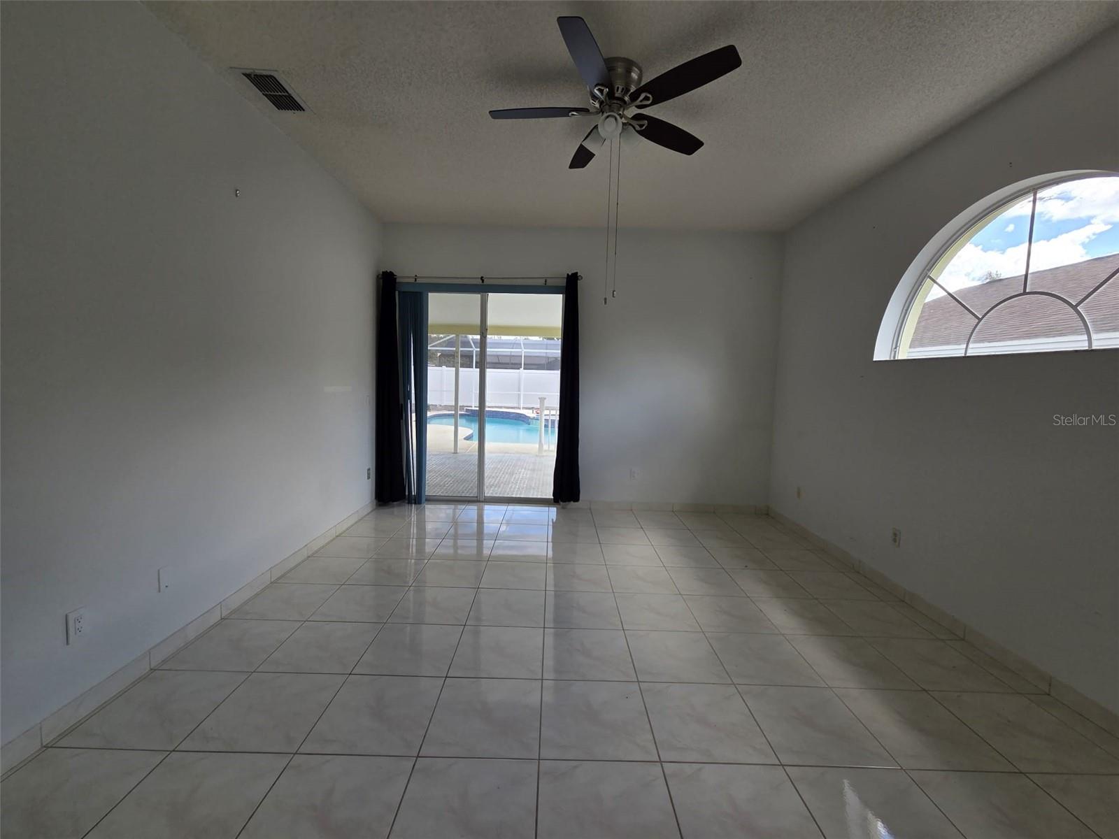 Image 9 of 37 For 1011 California Creek Drive